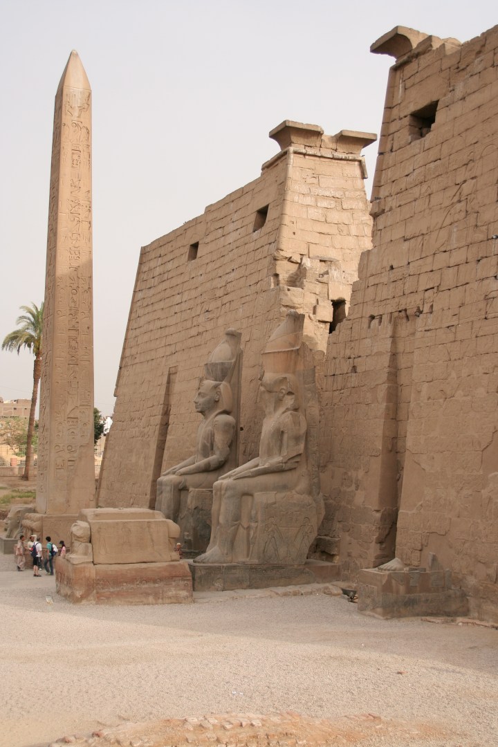 Entrée Louxor.jpg