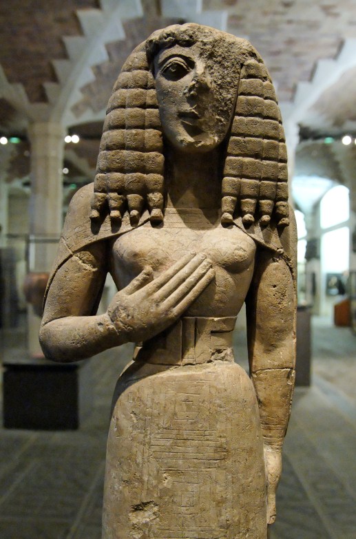 Lady_of_Auxerre_Louvre_Ma3098_n2.jpg