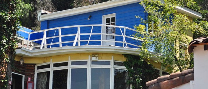 la-chascona-exterior-balcon