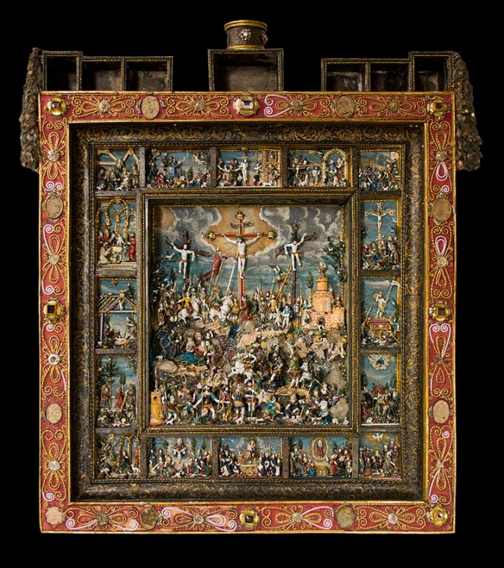 Reliquiario - reconstruction easily visible under UV light Formlabs.jpg